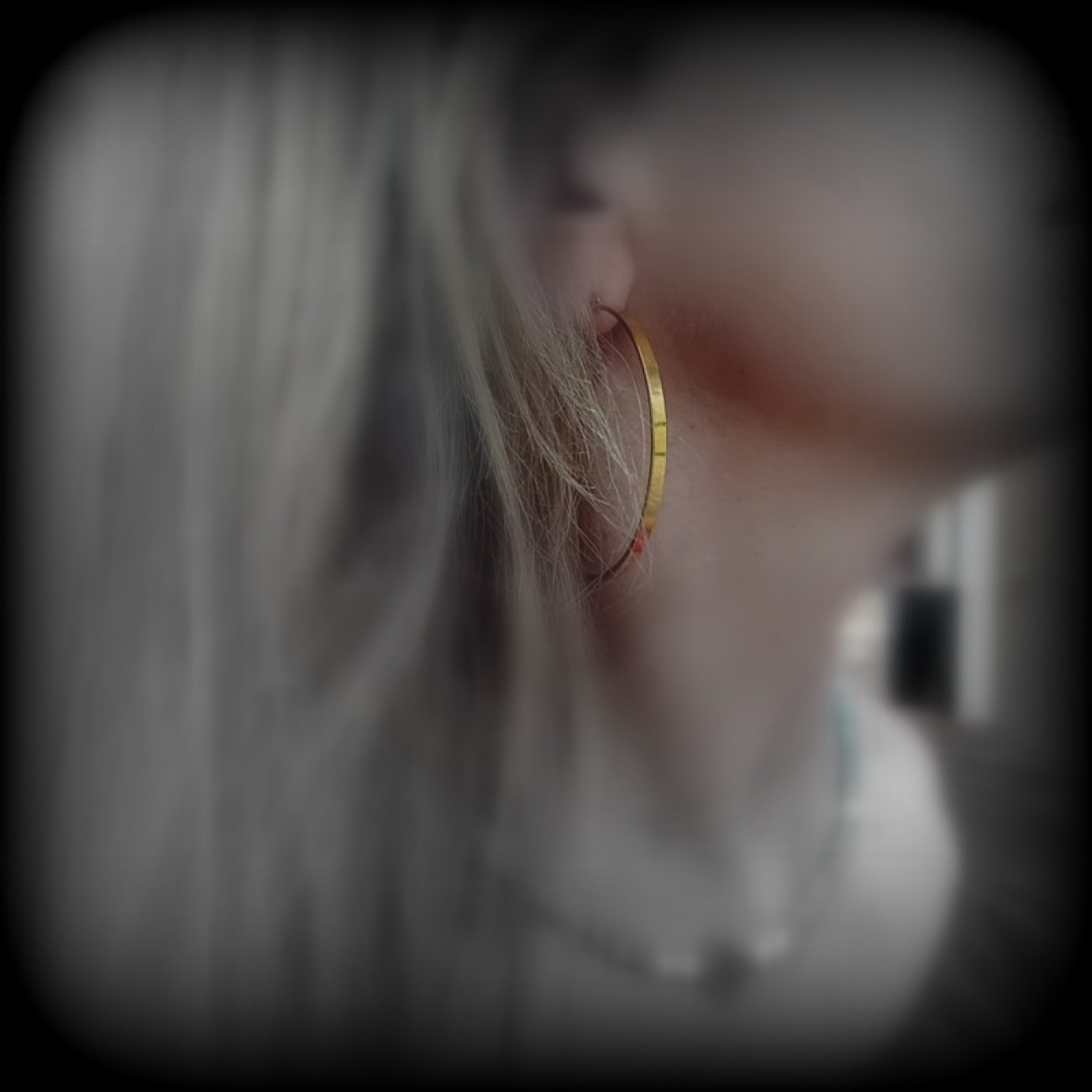 Σκουλαρίκια μεγάλοι κρίκοι ατσάλι χρυσαφί χρώμα 